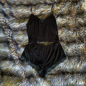 Forever 21 Lace and Velvet Sleep Set (Black, Large)